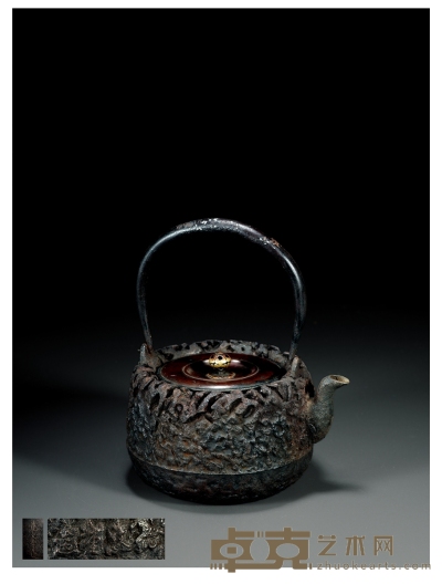 19世纪·日本龙文堂造错银铁壶 21.3×17.7cm