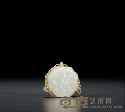 明·玉雕宝相花八棱舍利盒 高：1.5cm 长：2.7cm 宽：2.7cm