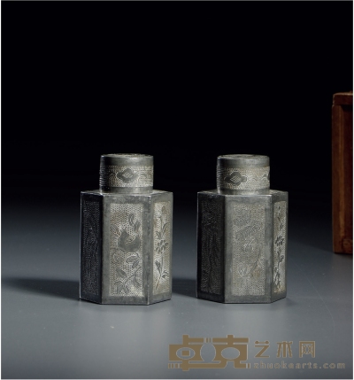 清·锡制花卉纹六方茶叶罐一对 高：7.5cm 口径：2.7cm 数量：2