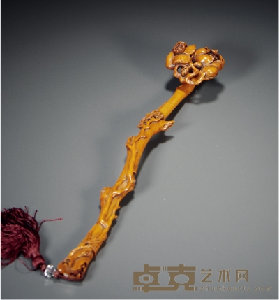 清.黄杨木雕花卉纹如意摆件 长：34.7cm