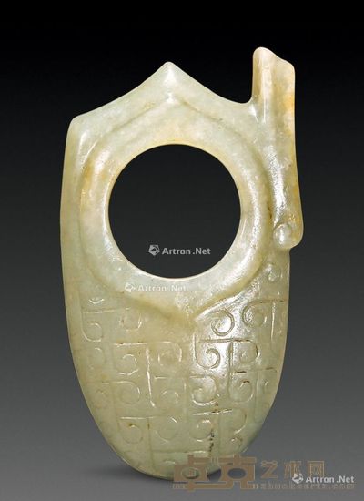 明 青玉韘形珮 长5.3cm;宽2.8cm