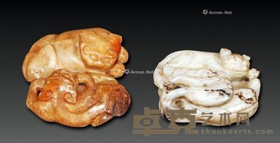 明早期 白玉黄沁双狮 白玉獾把件 长5cm；宽3.8cm