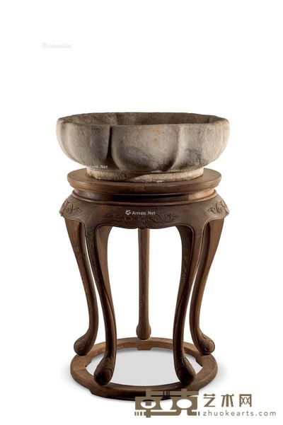 明 汉白石莲瓣形石盆 直径67cm；高22cm