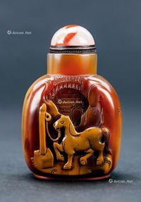 清 玛瑙刻‘马图’鼻烟壸