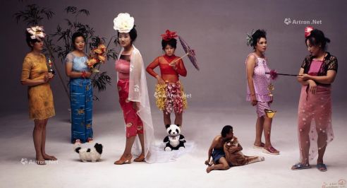 王庆松 2000年作 新女性 照片 镜框