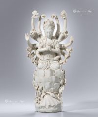 清 德化窑白瓷千手观音坐像