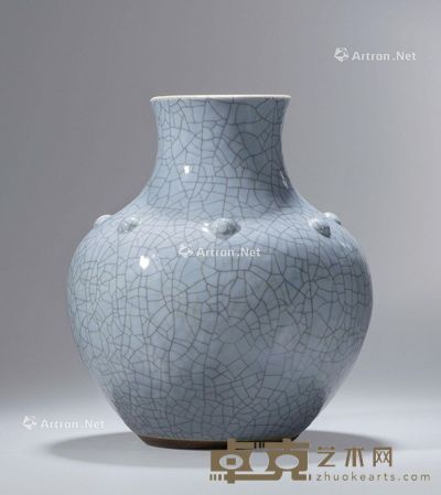 清乾隆 仿汝釉鼓钉尊 高27cm