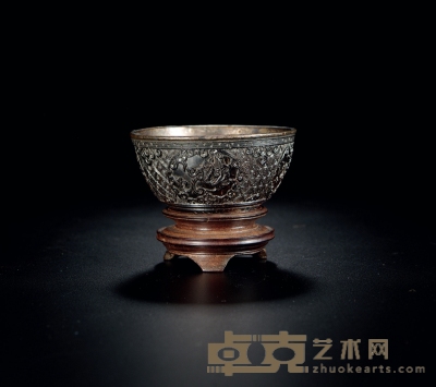 清·椰壳雕神兽镶银碗 高：7.2cm（带座）