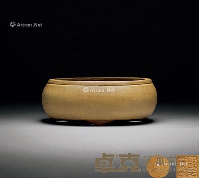 钱子麐白泥椭圆形四足紫砂花盆 长19cm;宽14.5cm;高7.3cm