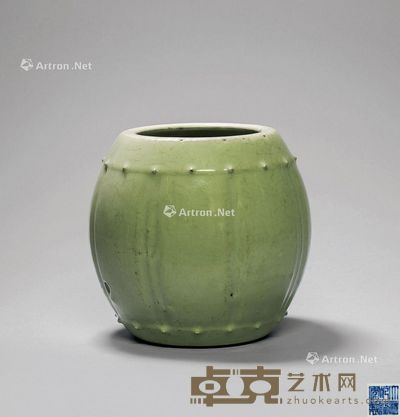 清代 仿哥窑古钉纹罐 高17.5cm