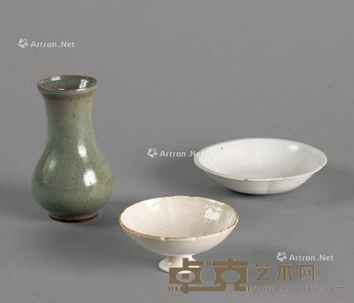 宋代 青瓷花瓶 白瓷碟 （共三件一组） 尺寸不一