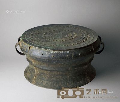 青铜回纹鼓 高25.5cm