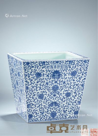 清道光 青花缠枝莲托八吉祥纹四方花盆 高30.5cm