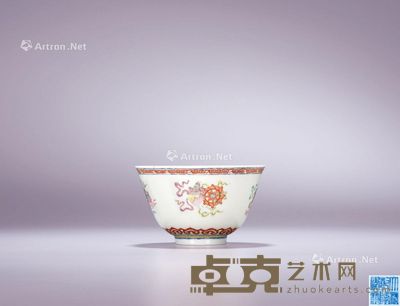 清乾隆 粉彩八吉祥纹杯 直径10.8cm