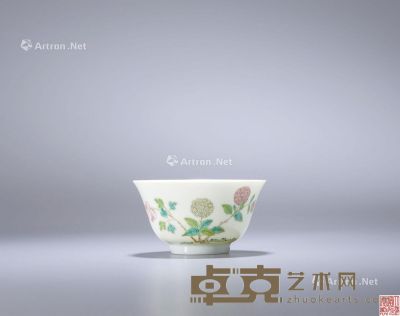 清道光 粉彩花卉纹杯 直径9.7cm