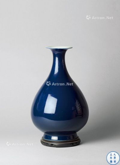 清雍正 霁蓝釉玉壶春瓶
