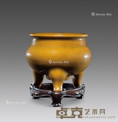 宋 龙泉窑鬲式三足香炉 高10cm