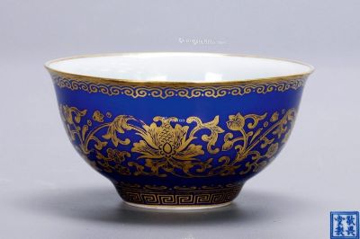 清 敬畏堂霁蓝釉描金图案小碗