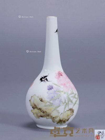 80年代 粉彩蝴蝶花卉胆瓶 高17cm