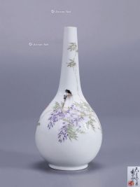 80年代 粉彩紫藤花鸟胆瓶