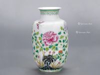 50年代 粉彩牡丹纹冬瓜瓶