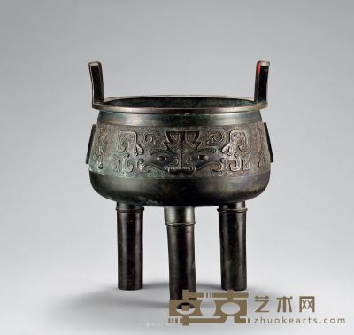 清 铜饕餮纹鼎式三足炉 高30.5cm