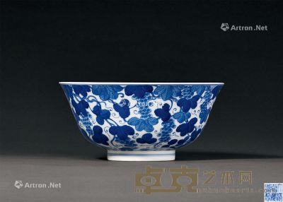 清嘉庆 青花葡萄纹大碗 直径21.4cm