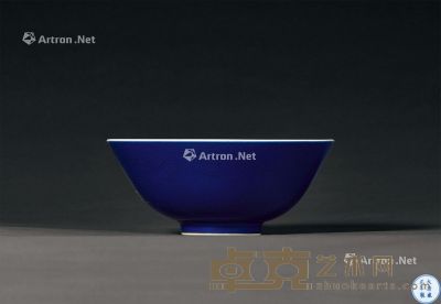 清雍正 霁蓝釉碗 直径14.8cm