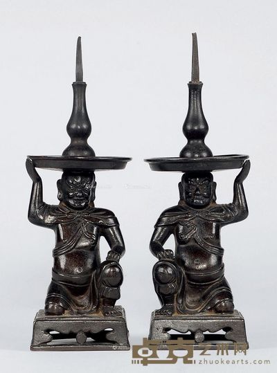 17世纪 铜胡人烛台 （一对） 高27.5cm