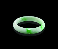冰种翡翠飘阳绿臂环