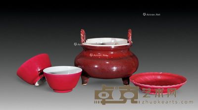 清 红釉瓷器 （一组四件） 高13cm；直径12.3cm