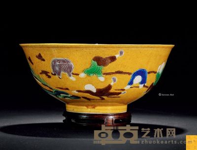 明晚期 黄地素三彩绘婴戏图碗 直径13.8cm
