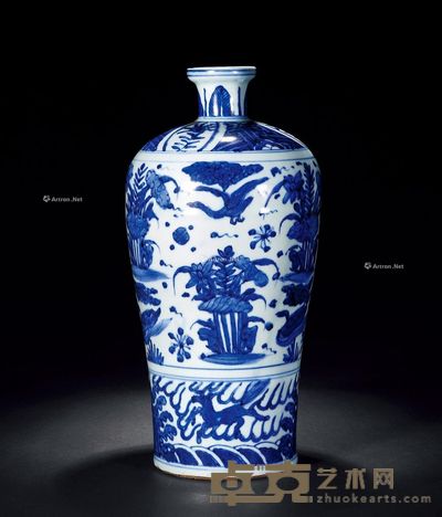 明 青花莲池鱼藻纹梅瓶 高30.8cm