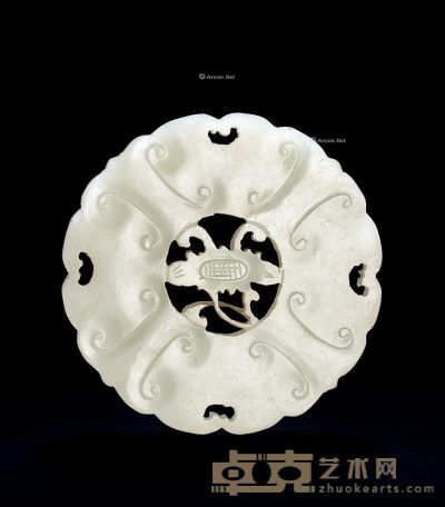 清 镂雕卷云纹玉珮 直径5.8cm