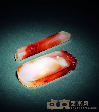 近代 玛瑙云蝠砚镇纸一组 砚:12.1×5.7×1.4 镇:13.2cm