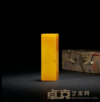 清·田黄冻石六面平素方章 2.5×2.5×8.2cm 135g