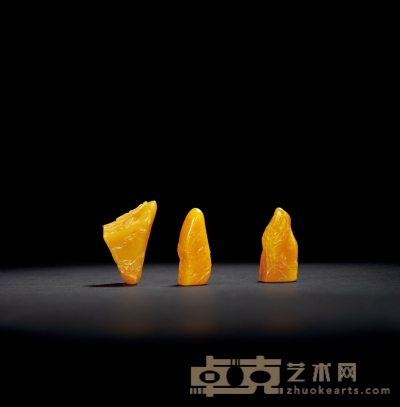 田黄石薄意随形章三方 1.9×1.2×3.7cm 1.3×1.4×3.8cm  3.1×1.5×3.3cm 1