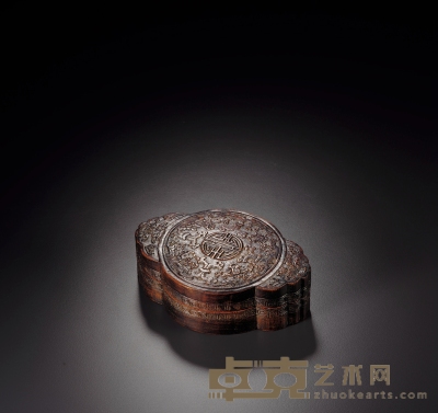 清·沉香雕福寿纹香盒 高：4.5cm 最长直径：14.5cm 重：277g