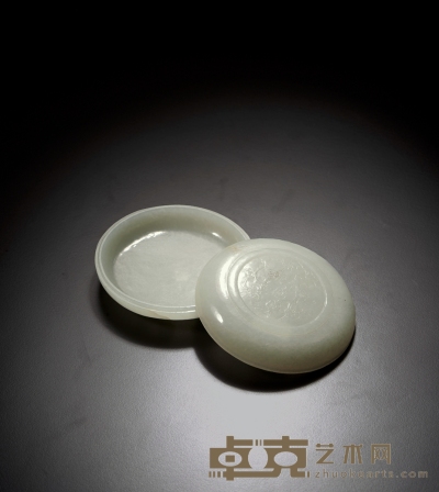 清·白玉雕梅花盖盒 口径：8.8cm