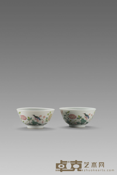清 粉彩荷塘清趣纹碗(一对) H:6cm;D:10.5cm