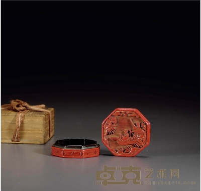 清·剔红雕仕女八角香盒 高：2.2cm 长：5.8cm 宽：5.8cm