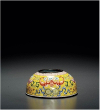 清·雍正年制款铜胎画珐琅水盂
