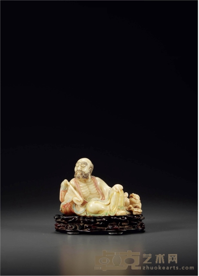 清·寿山石雕伏狮罗汉像 高：9.5cm 带座高：12cm