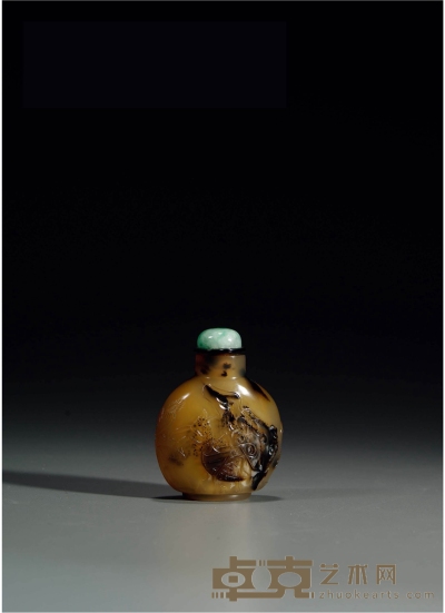 清·玛瑙雕蝈蝈鼻烟壶 带盖高：7cm