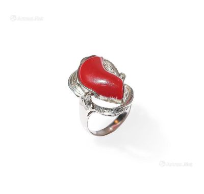 红珊瑚铂金戒指