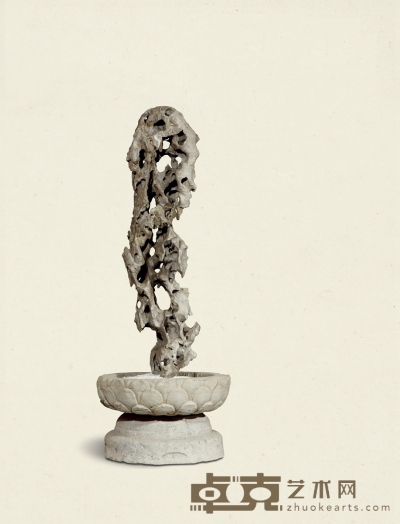 明·汉白玉莲瓣纹石盆连赏石立峰 84×84×220cm