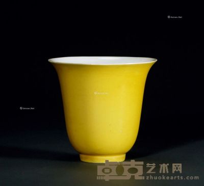 清 黄釉铃铛杯 高7cm