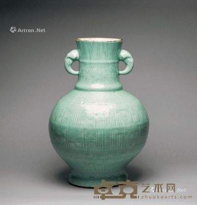 清代 豆青釉篆书纹双象耳瓶 高50.5cm