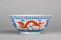 清代 青花矾红海水龙纹碗