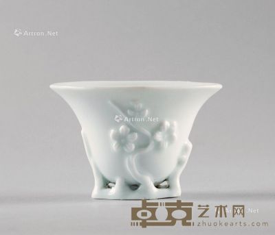 清代 德化窑花卉纹马蹄杯 长9.3cm；宽7.5cm；高6cm